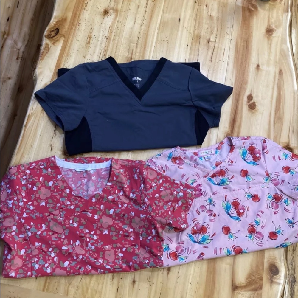Scrub set of small tops
